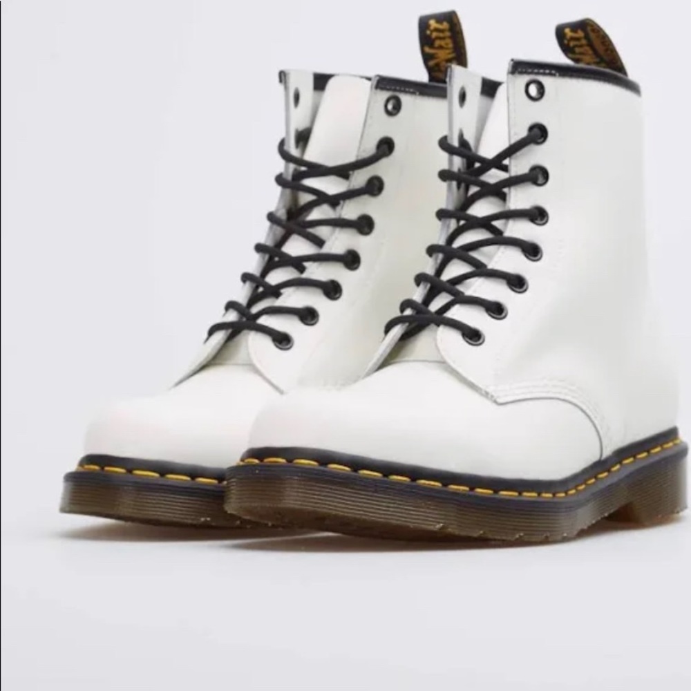 Dr. Martens AirWair With Soles Bouncing
